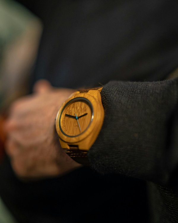 Montres en bois : le charme authentique du sud de la france